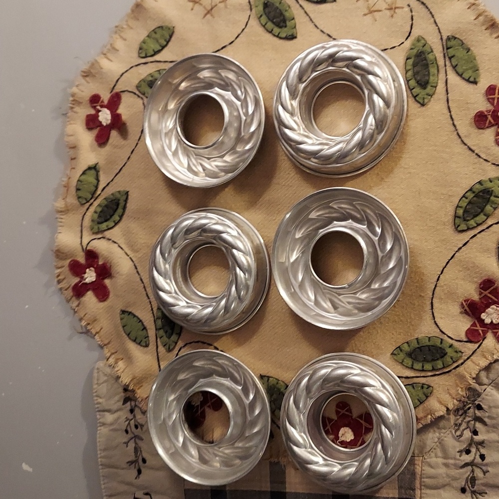 ❤️ Vintage Bundle of Aluminum Mini Jello/Baking Molds
